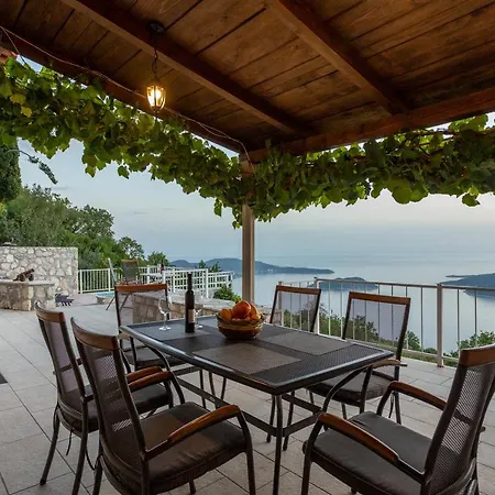 Ana * Dubravica (Dubrovnik)