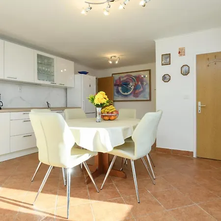 Ana * Dubravica (Dubrovnik)