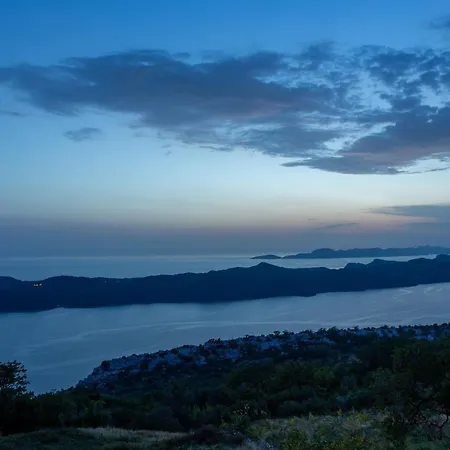 Ana * Dubravica (Dubrovnik)