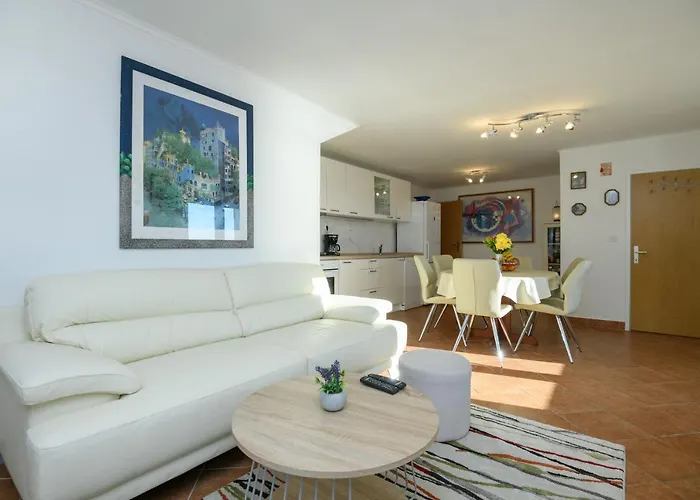 Ana * Dubravica (Dubrovnik)